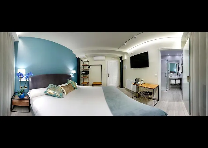 Plaza Nueva Guest house 3*