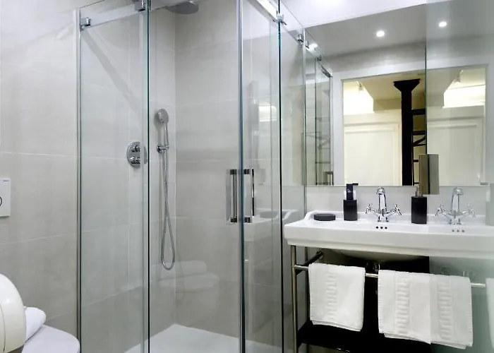 Guest house Plaza Nueva 3*