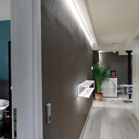 Plaza Nueva 4*