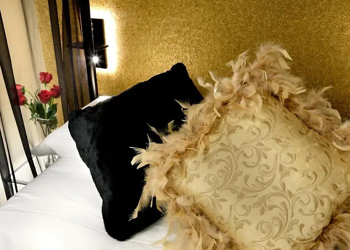 Plaza Nueva 招待所 3*